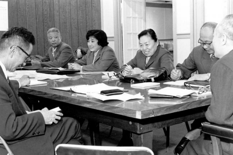 1981年，康明斯與中方簽署NH、K和KV型發(fā)動(dòng)機(jī)的生產(chǎn)許可協(xié)議