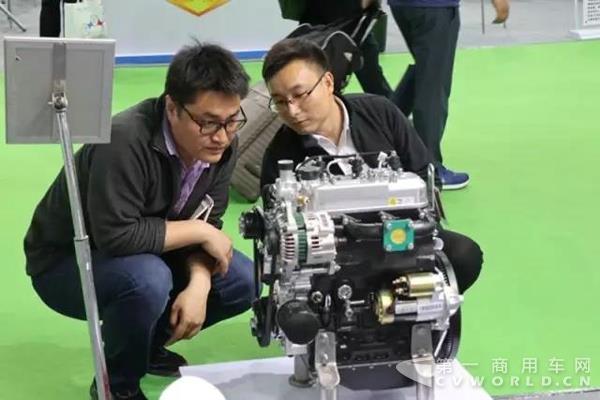 M403轻型发动机备受客商关注.jpg