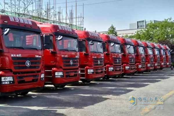 载康明斯ISM11升发动机的陕汽康明斯