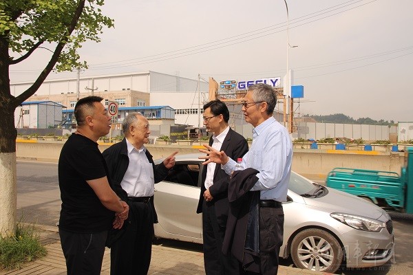 在建的金清永久甲醇综合加注站对面就是吉利贵阳新能源基地