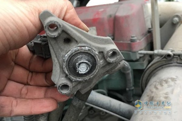 只顾着加尿素而不保养后处理系统是要出问题的！