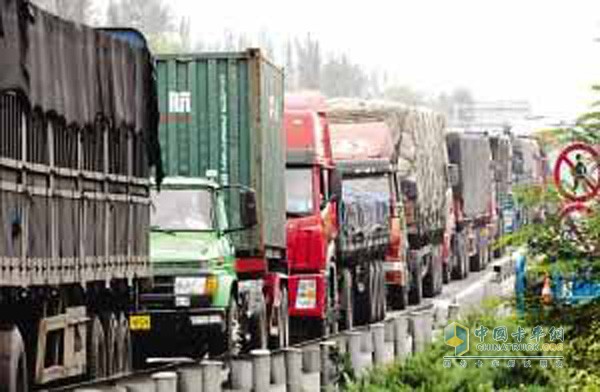 外阜进京重型车