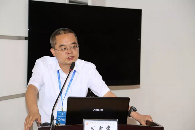 中国石油兰州润滑油研究开发中心副总工程师谢惊春