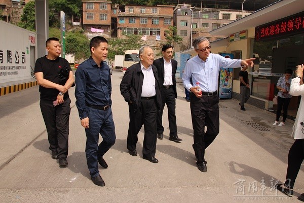 何光远一行考察贵阳云岩区三桥改茶大道甲醇撬装加注站 何光远一行考察贵阳云岩区三桥改茶大道甲醇撬装加注站