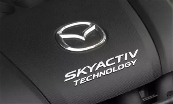 ▲外媒披露的信息，第二代创驰蓝天发动机相比第一代燃效提升的同时动力提升的数据