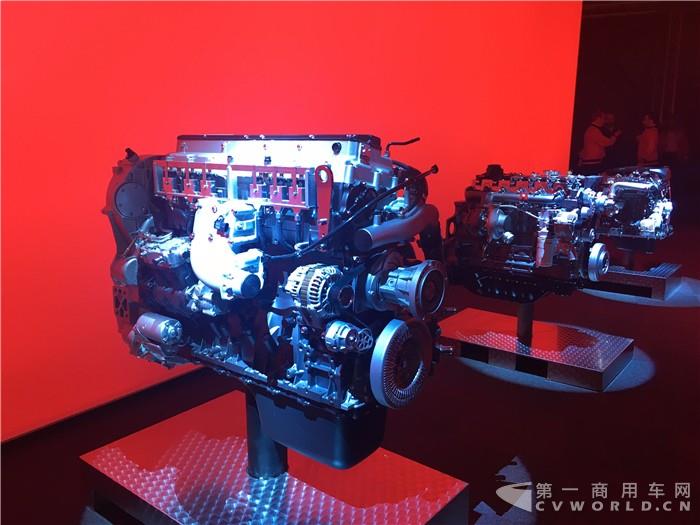 发布会现场的FPT 天然气系列发动机展示 发布会现场的FPT 天然气系列发动机展示