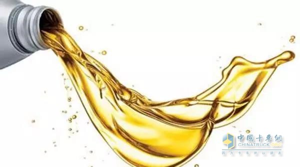 按规定添加适量机油 按规定添加适量机油