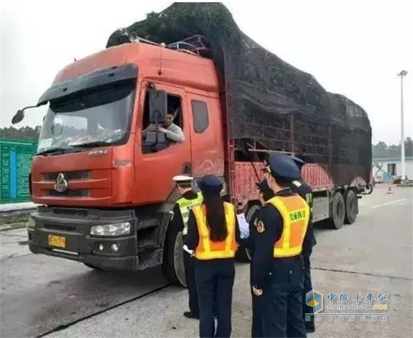 Ⅱ级(橙色)响应期间，中重型载货汽车在天津行政区内实施单双号限行