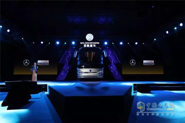 金旅客车总工程师陈笃廉先生发表演讲 金旅客车总工程师陈笃廉先生发表演讲