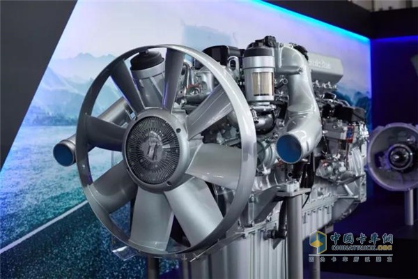 奔驰发动机展示 奔驰发动机展示