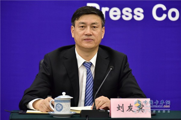 环境保护部宣传教育司巡视员刘友宾
