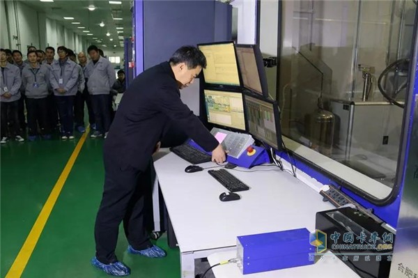 汉马动力国六柴油发动机点火现场