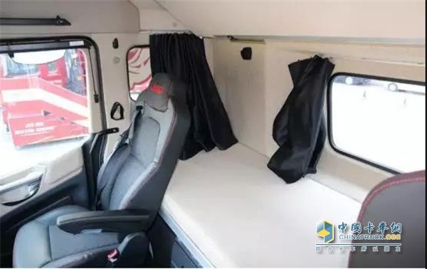 驾驶者在长途驾驶中很容易陷入怠倦状态 驾驶者在长途驾驶中很容易陷入怠倦状态