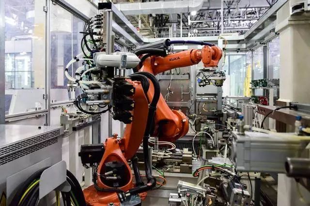 图注:长春EA211发动机工厂车间一角 图注:长春EA211发动机工厂车间一角