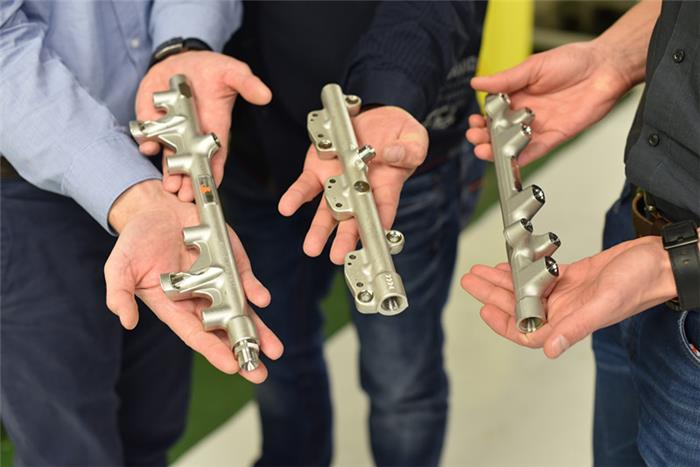 本特勒汽车为多家全球领先的汽车制造商生产的锻造油轨 本特勒汽车为多家全球领先的汽车制造商生产的锻造油轨