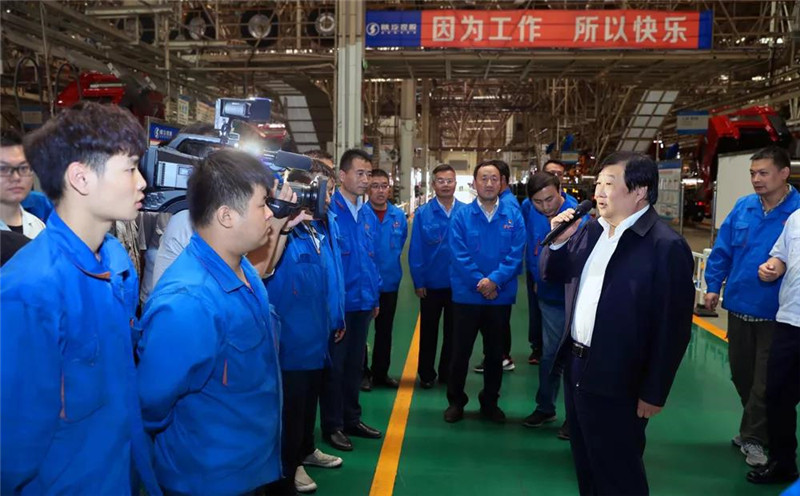 谭旭光点赞奋战在一线的员工