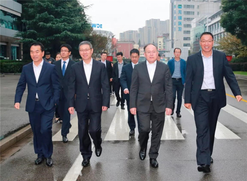 一汽集团公司总经理、党委副书记奚国华来发动机事业部调研