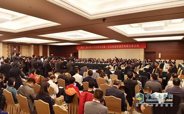 第十三届全国人民代表大会第二次会议山东省代表团全体会议现场