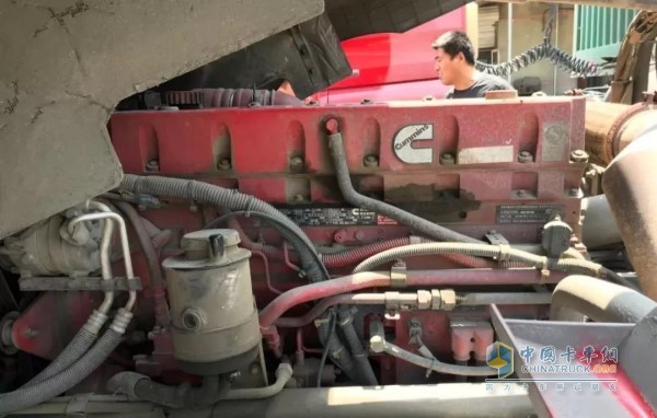 搭载康明斯ISM发动机的陕汽新M3000