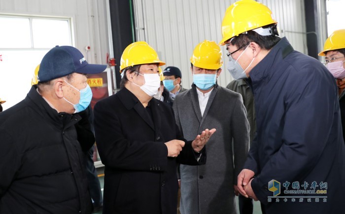 潍柴集团董事长谭旭光带领潍柴高管团队到华丰动力调研 潍柴集团董事长谭旭光带领潍柴高管团队到华丰动力调研
