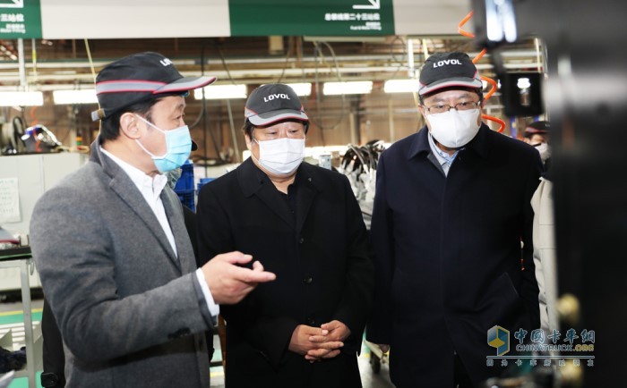 潍柴集团董事长谭旭光带领潍柴高管团队到雷沃重工调研 潍柴集团董事长谭旭光带领潍柴高管团队到雷沃重工调研