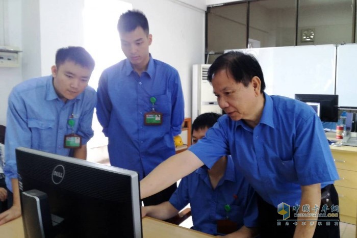 气道技术团队探讨气道数模设计 气道技术团队探讨气道数模设计