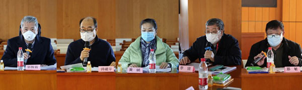 发言代表组图 1 发言代表组图 1