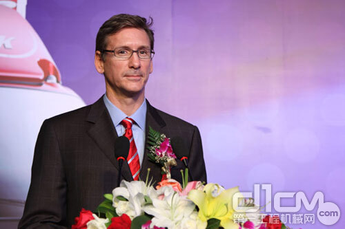 康明斯董事长兼首席执行官兰博文