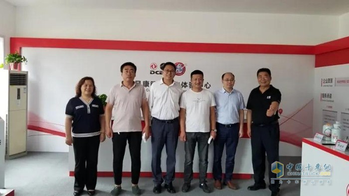 偶遇Z14用户(左二、左四)