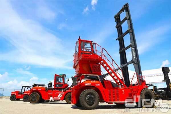 国内首创增程式超级电容混动堆高机