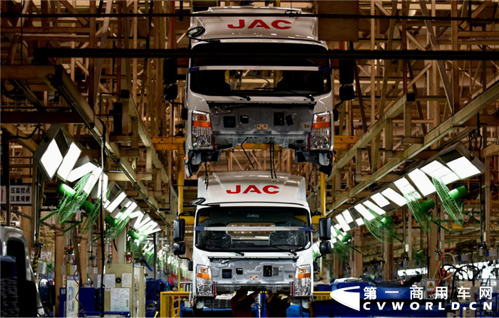 新港基地江淮轻卡总装生产线 新港基地江淮轻卡总装生产线