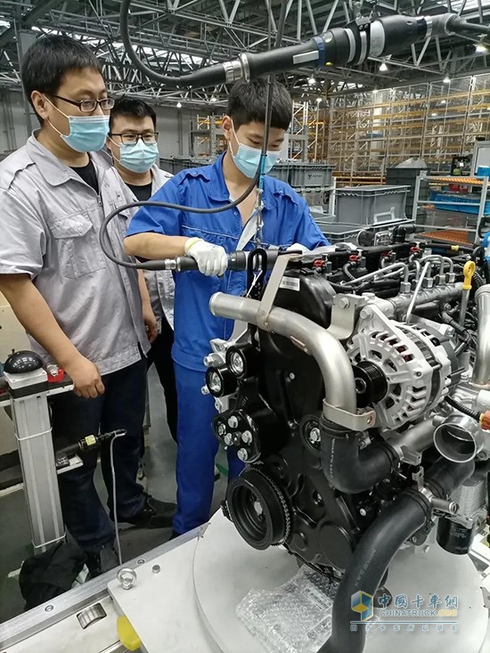 生产线工作