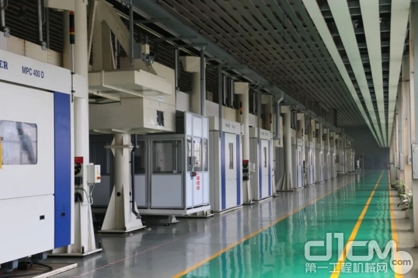 华菱星马发动机生产车间 华菱星马发动机生产车间