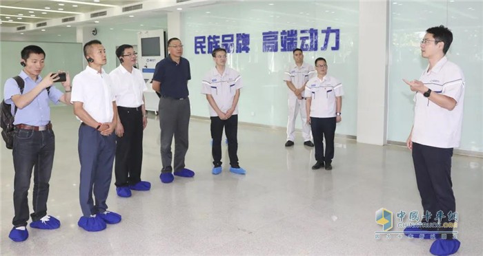 双方进行工作交流 双方进行工作交流