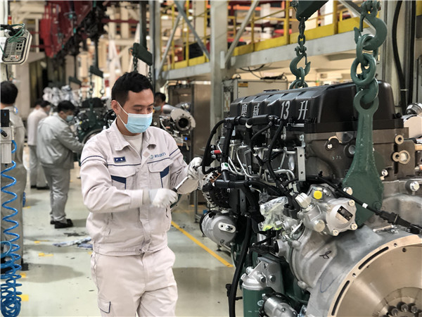 重机部加班生产奥威发动机 重机部加班生产奥威发动机