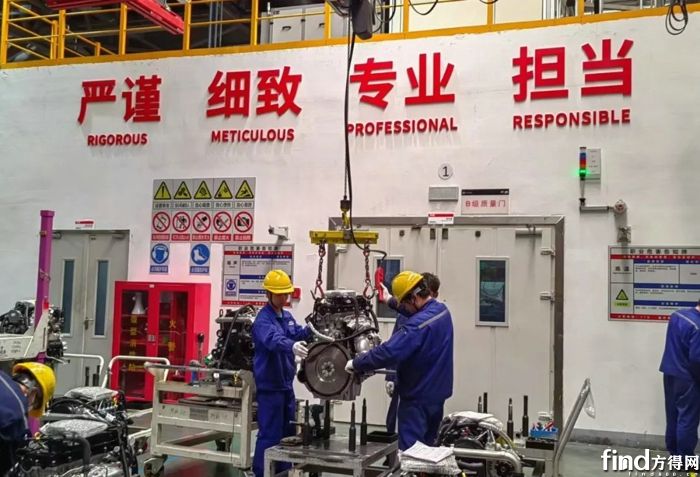 全员用实际行动诠释严谨细致专业担当的作风内涵